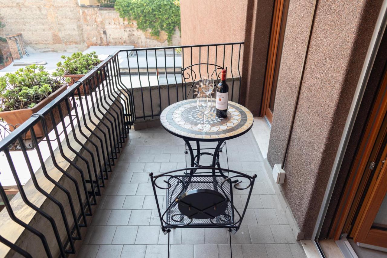 Apartment Close To Duomo Milan Exterior photo